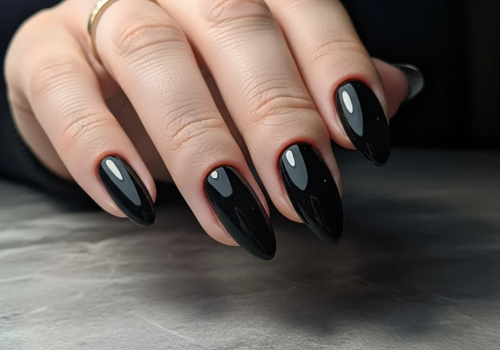 Trendy black nail ideas with minimalist nail art design 
